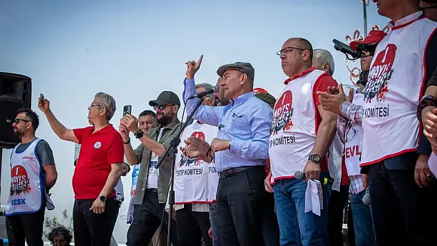 Başkan Soyer 1 Mayıs kutlamalarına katıldı