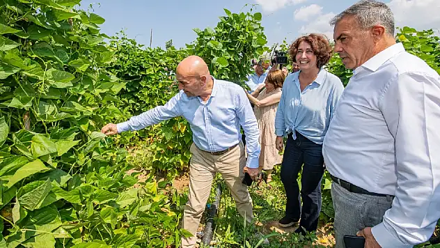 Başkan Tunç Soyer Beydağ’da üreticilerle buluştu