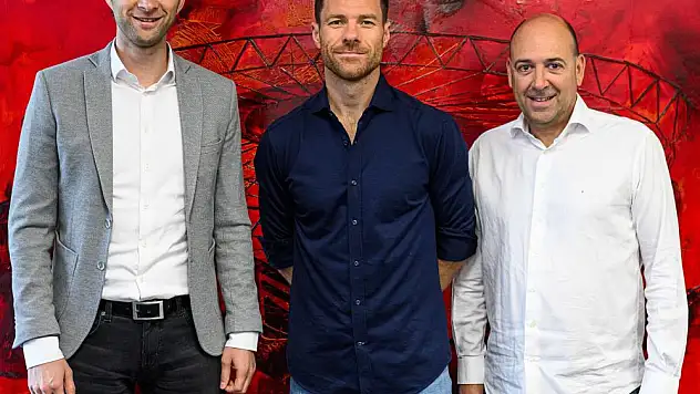 Bayer Leverkusen, Xabi Alonso’nun sözleşmesini 3 yıl uzattı