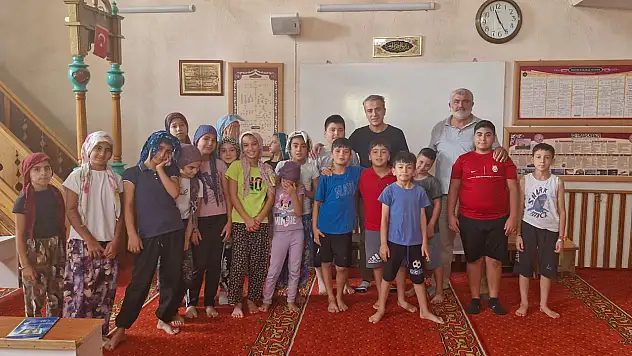 Bayındır'da okul müdüründen öğrencilere saha ziyareti