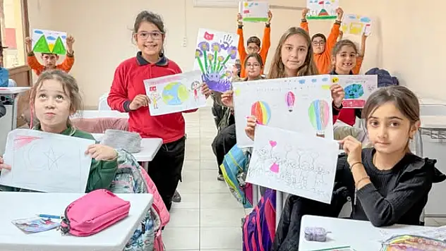 Bayındır Gençlik Merkezi'nde Minik Eller, Büyük Hayaller