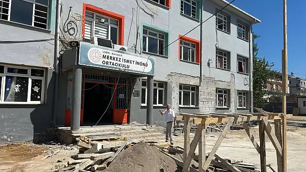Bayındır İlçe Milli Eğitim Müdürü Ökay'dan Okul İncelemesi