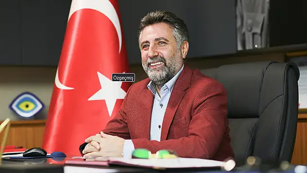 Bayraklı Belediye Başkanı Serdal Sandal kimdir?