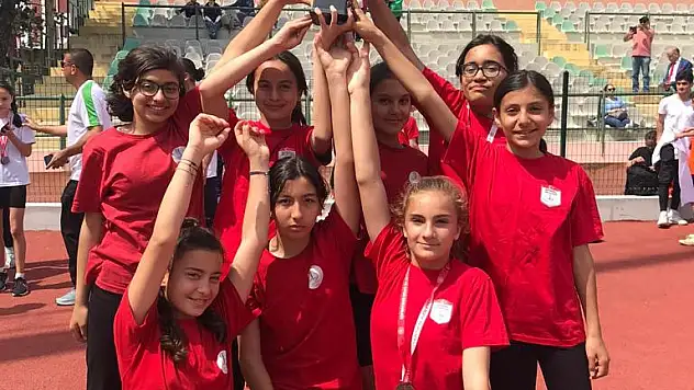 Bayraklı’nın atletizmcileri yarı finalde