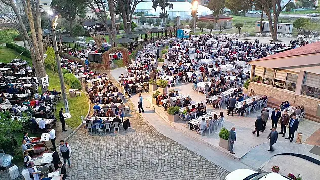 Bergama’da iftarda 2 bin kişi buluştu
