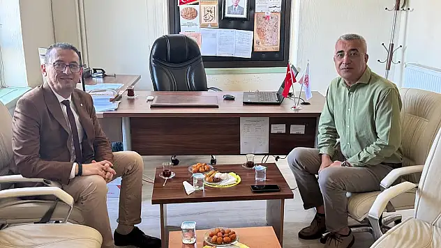 Beydağ Belediye Başkanı Şakir Başaran'dan Okullara Ziyaret