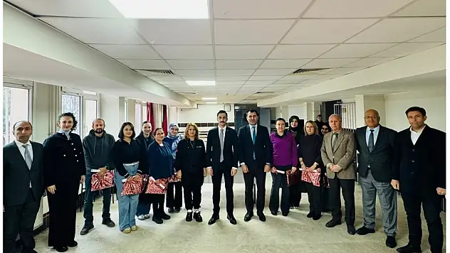 BEYDAĞ'DA PİDE YAPIMI KURSUNU TAMAMLAYAN KURSİYERLER SERTİFİKALARINI ALDI