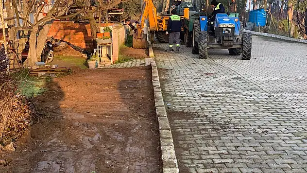 Beydağ'da Üstyapı ve Temizlik Çalışmaları Hız Kesmeden Devam Ediyor