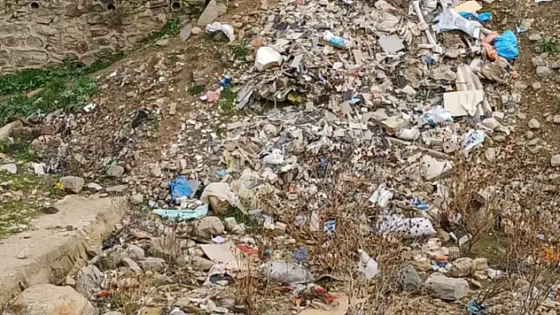 Birgi'de Çevre Kirliliği Tepki Çekti