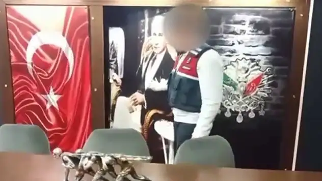 Bornova İlçe Jandarma ekiplerinden kumarhane baskını