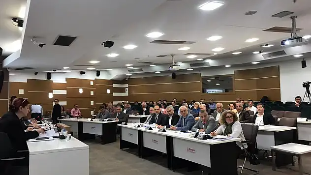 Bornova Meclis Toplantısında Otopark Polemiği