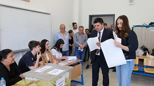 Buca Belediye Başkanı Oy Kullandı