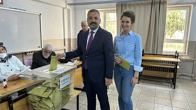 CHP’li Aslanoğlu: “Tüm vatandaşlarımızı oy vermeye çağırıyorum”