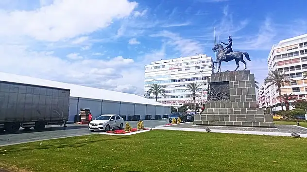 Cumhuriyet Meydanı’nda çadır krizi!