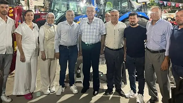 Demokrat Parti Heyeti, Ödemiş Milli Fuarı'nda Vatandaşlarla Buluştu