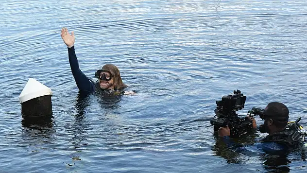 ‘Deniz altında en uzun süre yaşama’ rekorunu kıran bilim insanı yüzeye çıktı