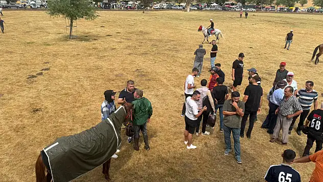 Denizli Kızılca Rahvan Yarışları'na Yağmur Engeli: Finaller İptal, Ödüller Paylaştırıldı