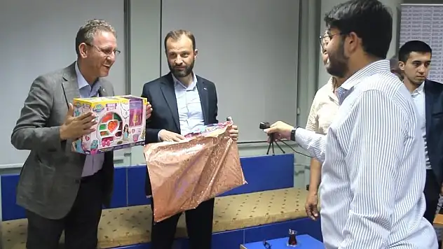 Depremzede Merve’ye canlı yayınla doğum günü sürprizi