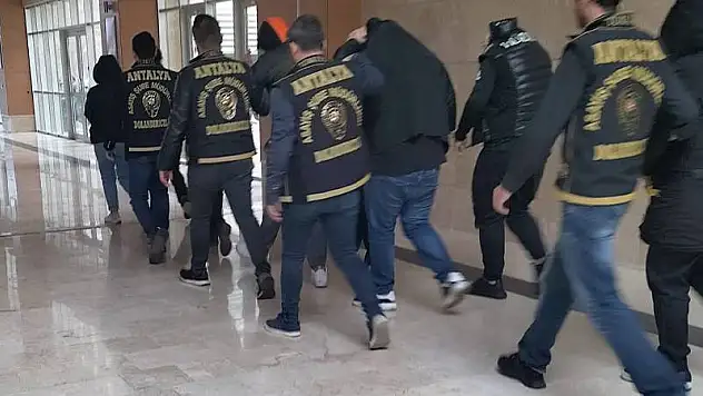 Depremzedeleri dolandıran 6 kişi yakalandı!