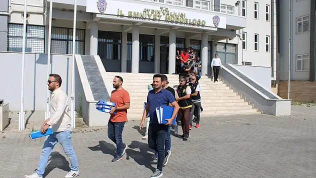 Depremzedeleri dolandıranlar tutuklandı