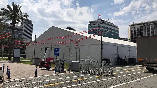 Dev çadır Cumhuriyet Meydanı’nda