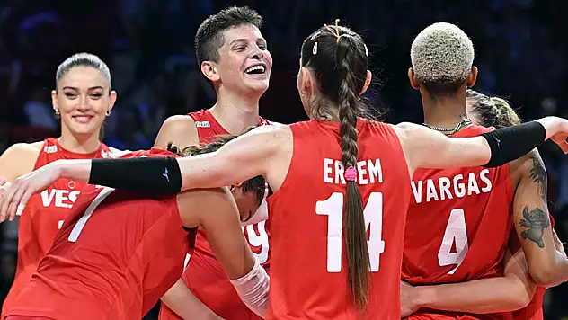 Devlet büyüklerinden, Filenin Sultanları’na tebrik yağıyor