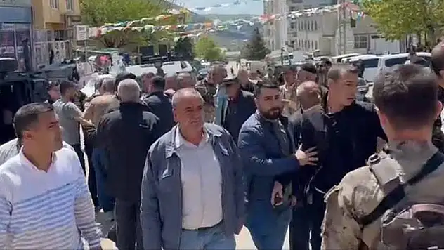 Diyarbakır’da CHP’nin seçim çalışmalarına polis müdahalesi