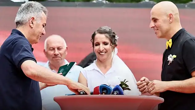 Efeler Yolu Ultra Trail'de Sürpriz Nikah: Parkurda Tanıştılar, Yine Aynı Rotalarda Hayatlarını Birleştirdiler