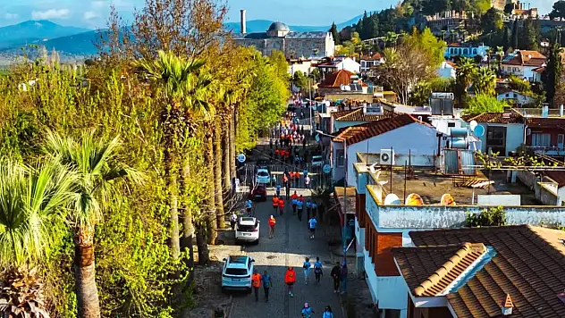 EFES ULTRA MARATONU'NDA SPOR, DOĞA VE TARİH AYNI YOLDA BULUŞTU