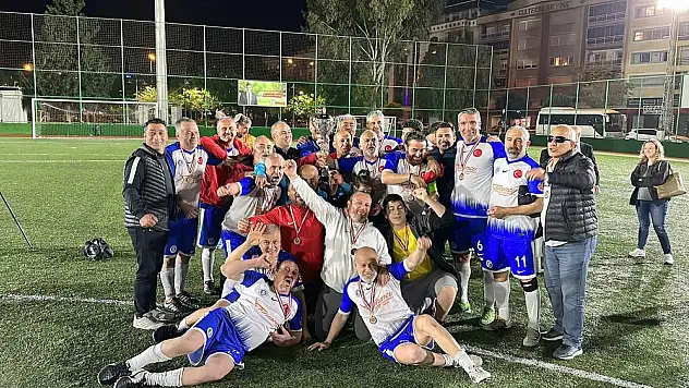 EFM Ege'nin şampiyonları, Bodrum Belediye ve İzmirspor