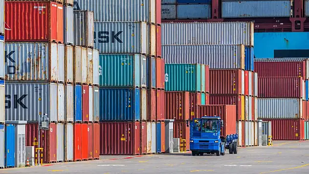 Ege İhracatçı Birlikleri'nden deprem bölgesindeki kadınlar için dayanışma zinciri