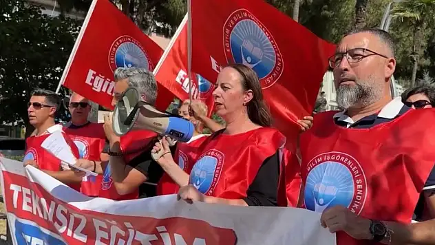 Eğitim-İş'ten Tire'de Çarpıcı Sergi: 'Eğitim Güvencesiz, Gelecek Belirsiz'