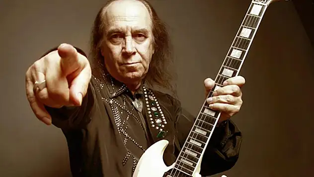 Erkin Koray kimdir? Erkin Koray kızını neden okula göndermedi?