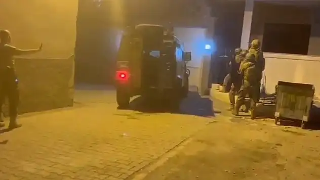 Film sahnesi değil Adana'da operasyon