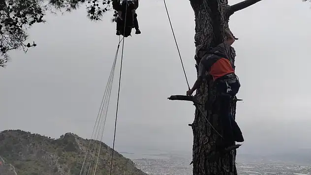 Fırtınadan etkilenen paraşütçüler dağlara savruldu