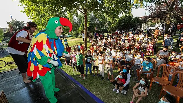 Gaziemir'de çocuk tiyatroları parklarda!