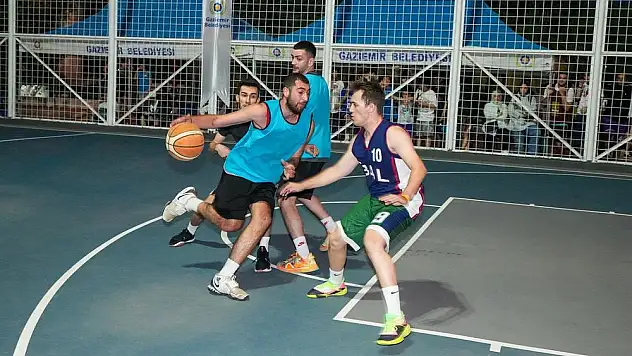 Gaziemir’de nefes kesen Streetball Turnuvası