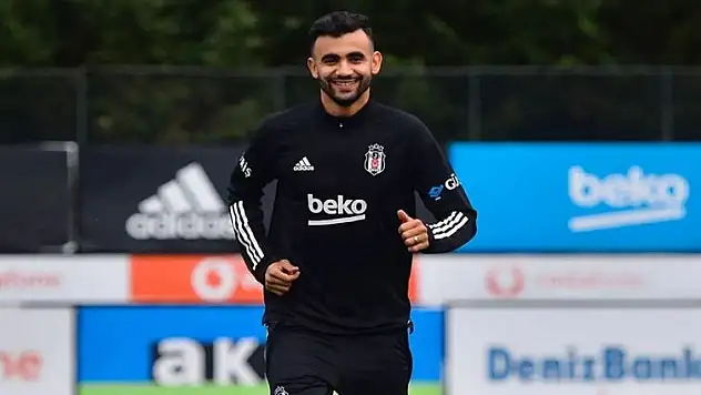 Ghezzal Beşiktaş’ta kampın yıldızı oldu