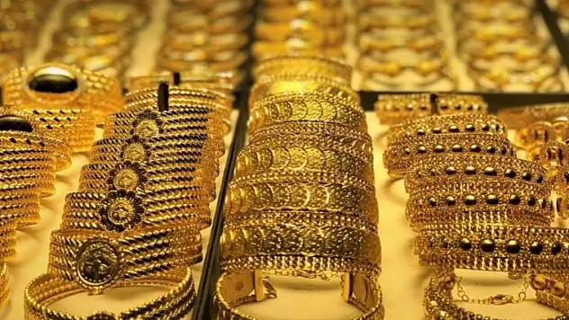 Gram altın bayramdan sonra ilk haftaya rekorla başladı