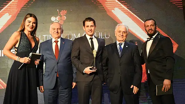 Halil Umut Meler'e Dünya Kupası öncesinde ödül