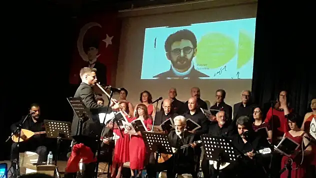 Hasret Gültekin, şarkılarıyla Seferihisar’da anıldı