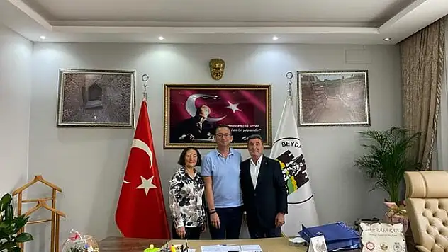 İbrahim ve Fatma Özkara'dan Beydağ Belediye Başkanı Başaran'a Ziyaret