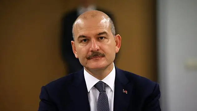İçişleri Bakanı Soylu, Depremzedelerin Yaralarını Sarıyor