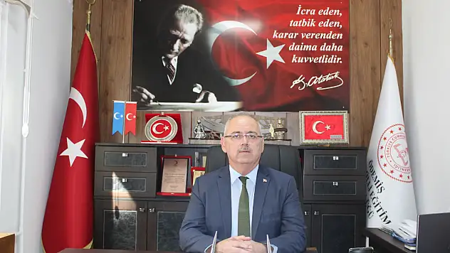 İlçe Millî Eğitim Müdürü Sunullah Desticioğlu'ndan 24 Kasım Öğretmenler Günü Mesajı