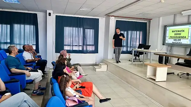 İlkokul Öğretmenlerine 'Türkiye Yüzyılı Maarif Modeli' Semineri