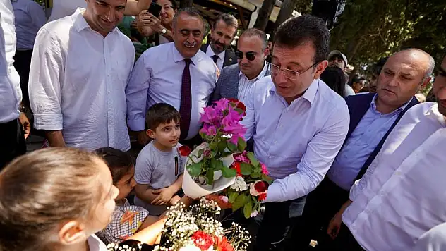 İmamoğlu bayramı depremzedelerle karşıladı