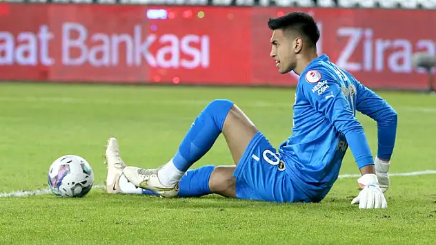 İrfan Can Fenerbahçe’ye imzayı attı