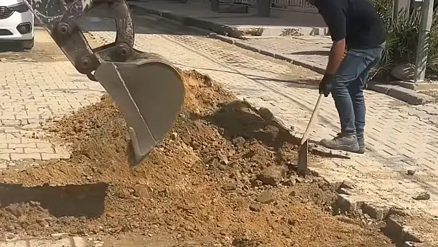 İstiklal Mahallesi'nde Yol Konforu Artıyor: Parke Tamiratı Başladı