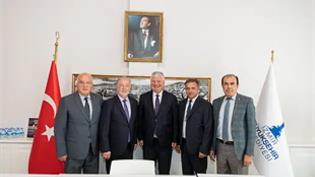 İzmir Büyükşehir Belediyesi esnafla el ele olmaya devam edecek