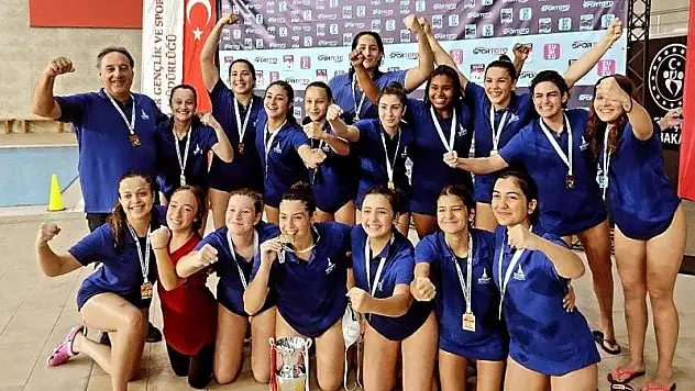 İzmir Büyükşehir Belediyesi su topunda Avrupa sahnesinde